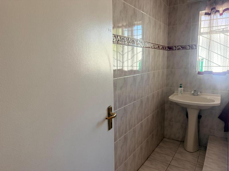 6 Bedroom Property for Sale in Laudium Gauteng