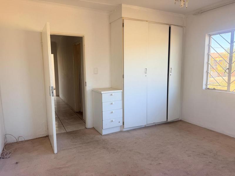 6 Bedroom Property for Sale in Laudium Gauteng