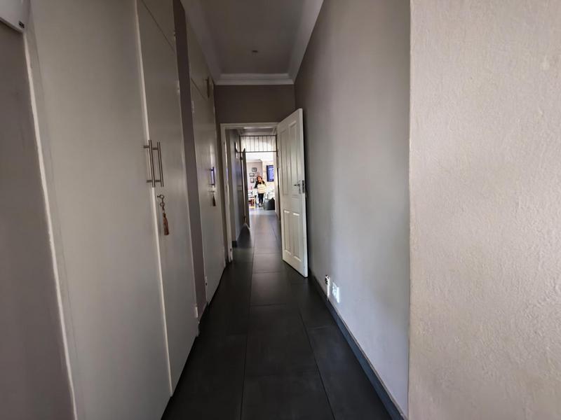 To Let 3 Bedroom Property for Rent in Strubenvale Gauteng