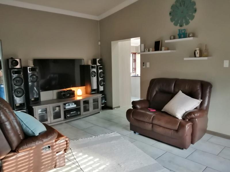 3 Bedroom Property for Sale in Casseldale Gauteng