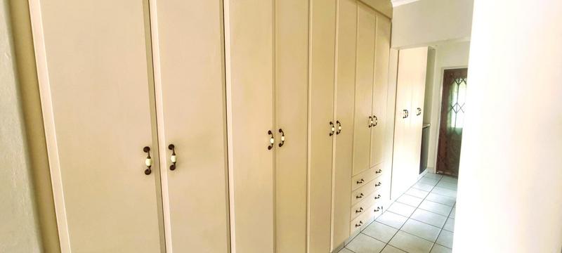 9 Bedroom Property for Sale in Wierda Park Gauteng
