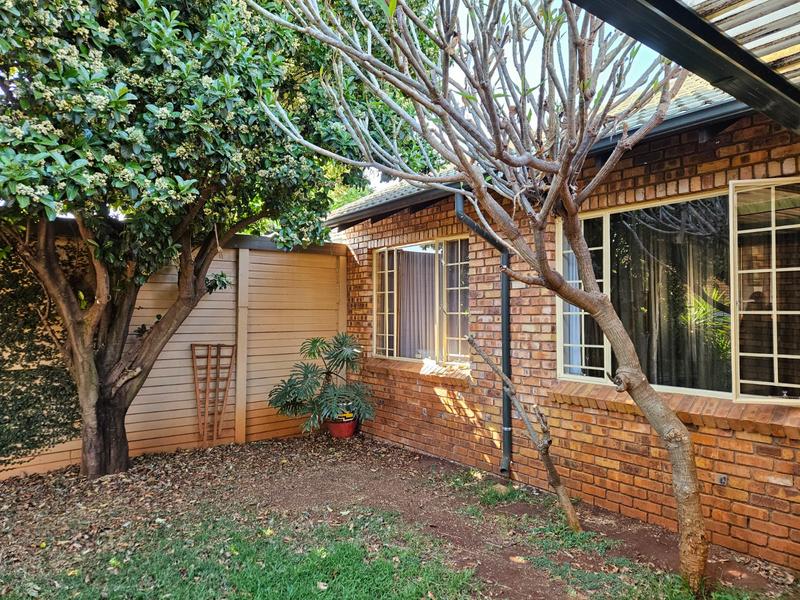 2 Bedroom Property for Sale in Wierdaglen Estate Gauteng