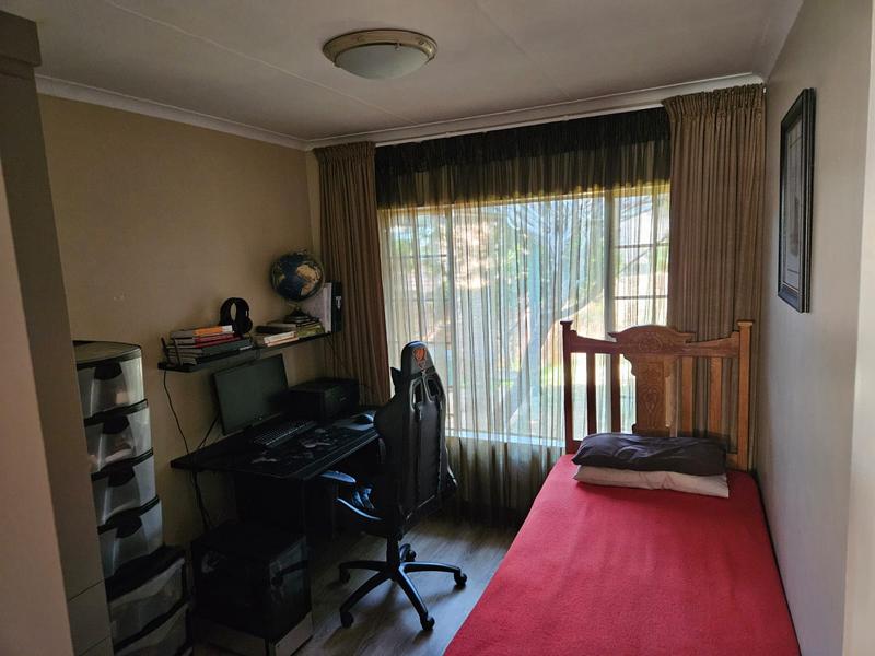 2 Bedroom Property for Sale in Wierdaglen Estate Gauteng