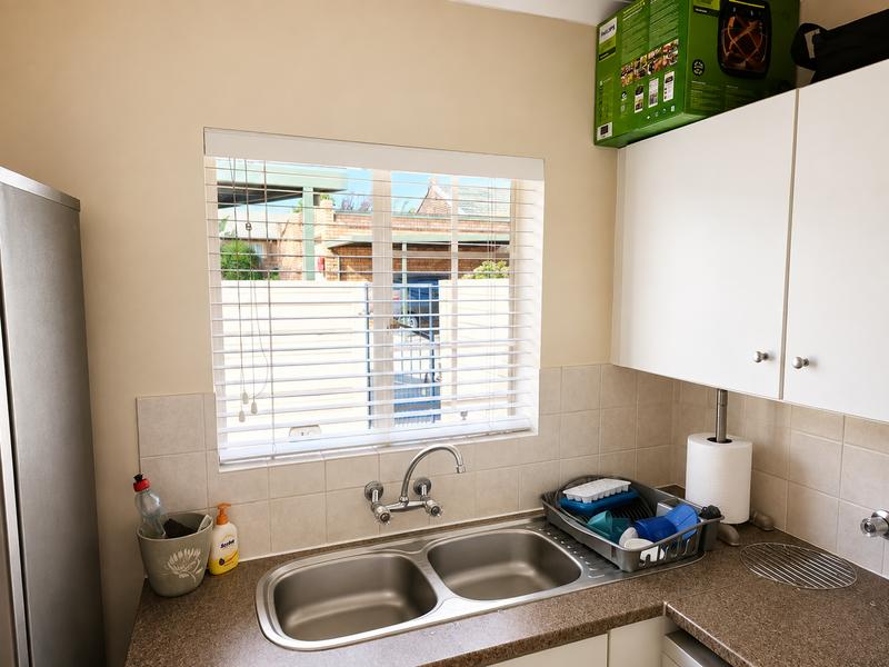 2 Bedroom Property for Sale in Rooihuiskraal North Gauteng