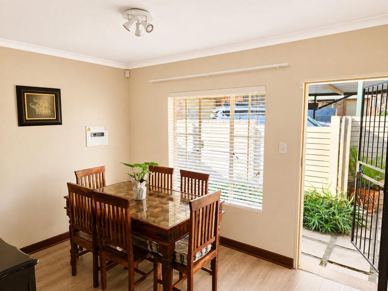 2 Bedroom Property for Sale in Rooihuiskraal North Gauteng