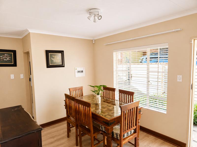 2 Bedroom Property for Sale in Rooihuiskraal North Gauteng