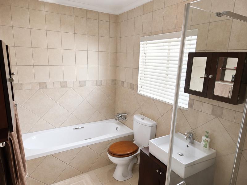2 Bedroom Property for Sale in Rooihuiskraal North Gauteng