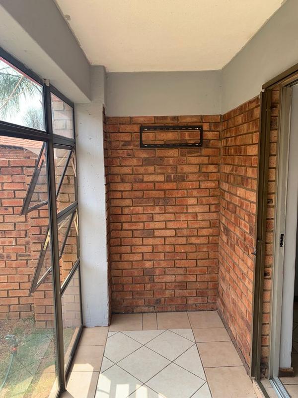 2 Bedroom Property for Sale in Mooikloof Ridge Gauteng