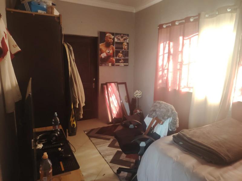 2 Bedroom Property for Sale in Honeydew Gauteng