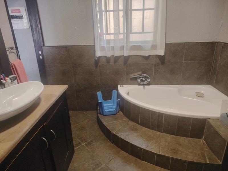 2 Bedroom Property for Sale in Honeydew Gauteng