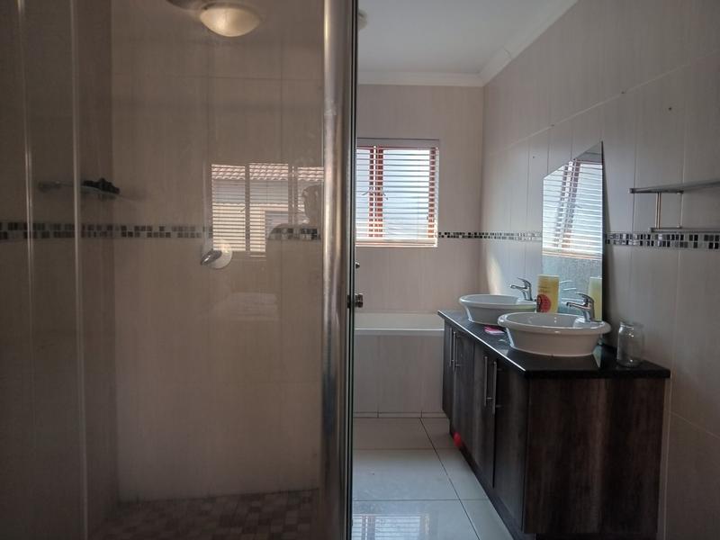 3 Bedroom Property for Sale in Greenhills Gauteng