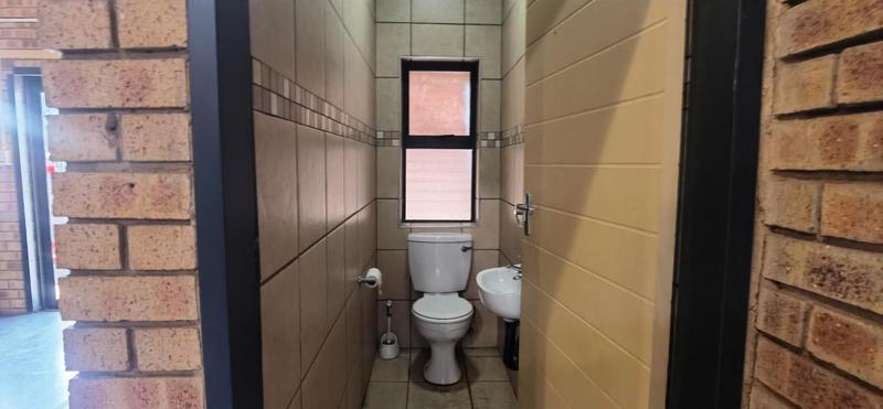 To Let Commercial Property for Rent in N4 Gateway Industrial Park Gauteng