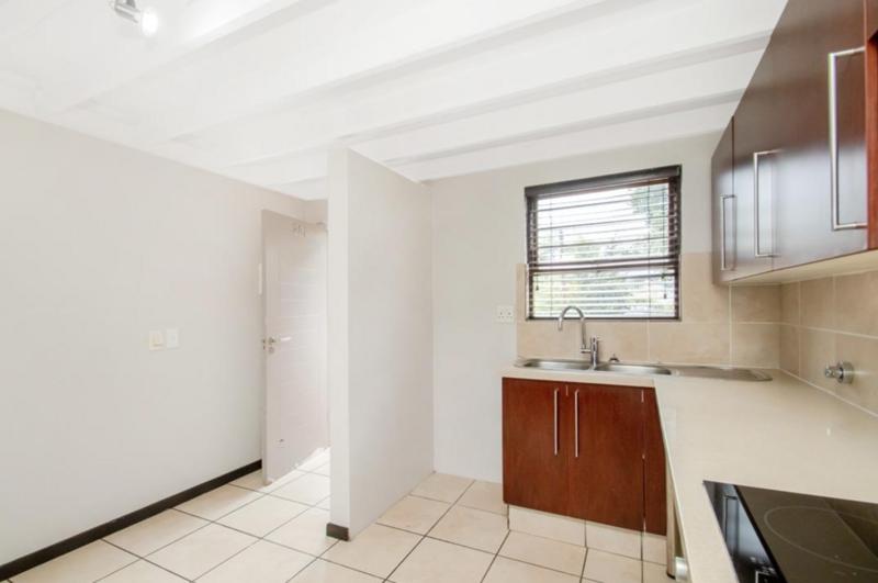 To Let 2 Bedroom Property for Rent in Lonehill Gauteng