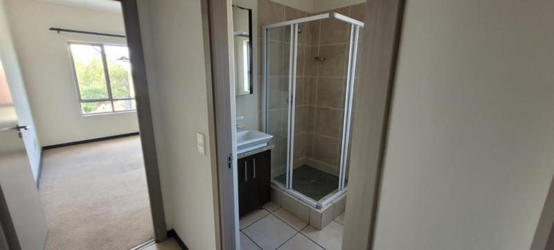 To Let 2 Bedroom Property for Rent in Lonehill Gauteng