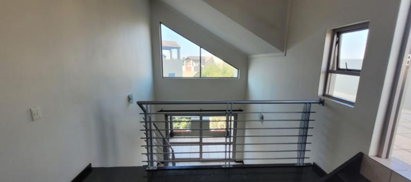 2 Bedroom Property for Sale in Lonehill Gauteng