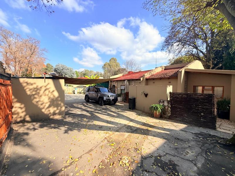 To Let 2 Bedroom Property for Rent in Woodmead Gauteng