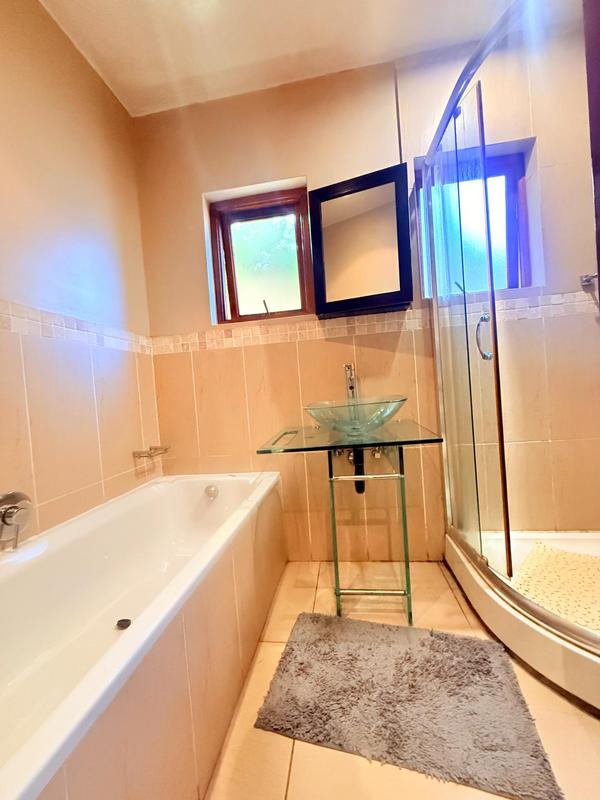 To Let 2 Bedroom Property for Rent in Woodmead Gauteng