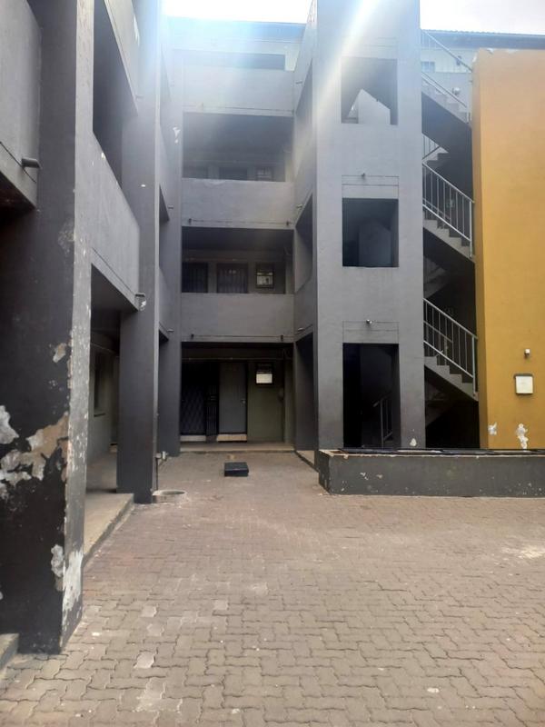2 Bedroom Property for Sale in Fleurhof Gauteng