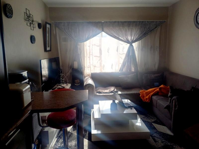 2 Bedroom Property for Sale in Fleurhof Gauteng