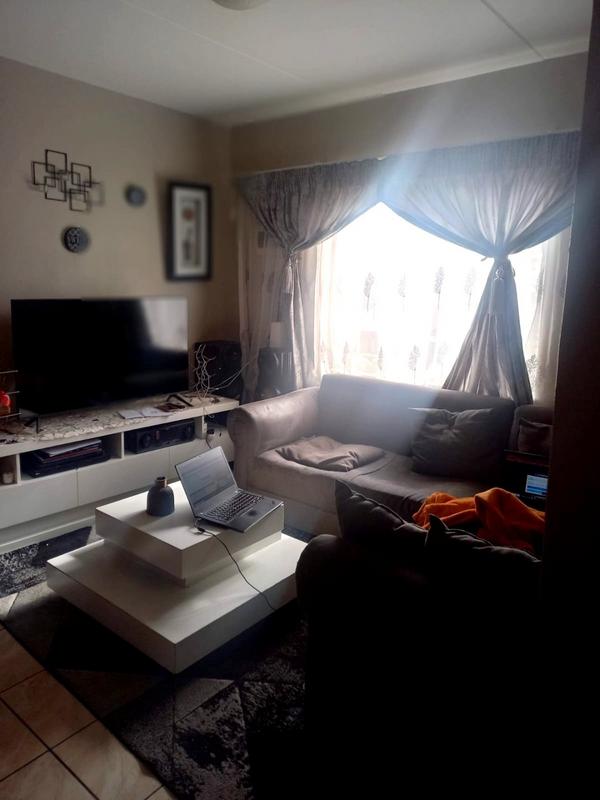2 Bedroom Property for Sale in Fleurhof Gauteng