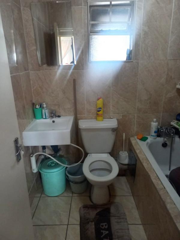 2 Bedroom Property for Sale in Fleurhof Gauteng