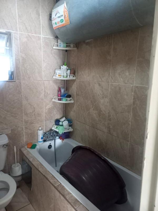 2 Bedroom Property for Sale in Fleurhof Gauteng