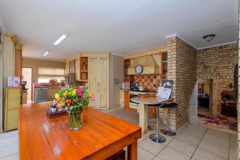 4 Bedroom Property for Sale in Ruimsig Gauteng