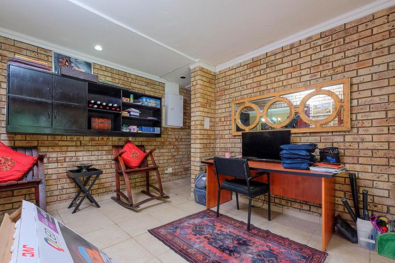 4 Bedroom Property for Sale in Ruimsig Gauteng