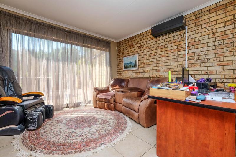 4 Bedroom Property for Sale in Ruimsig Gauteng