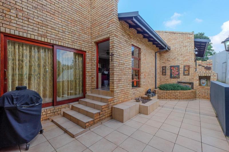 4 Bedroom Property for Sale in Ruimsig Gauteng