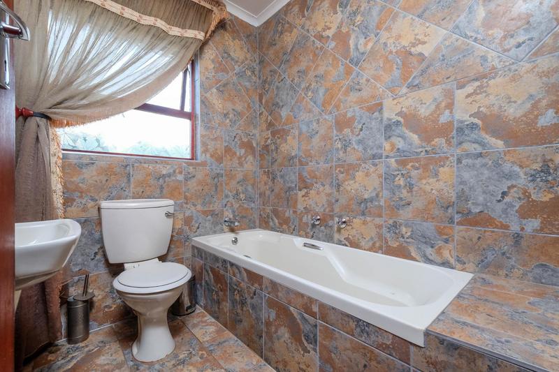 4 Bedroom Property for Sale in Ruimsig Gauteng
