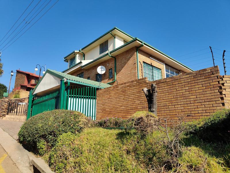 5 Bedroom Property for Sale in Laudium Gauteng