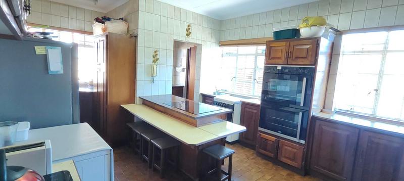 5 Bedroom Property for Sale in Laudium Gauteng