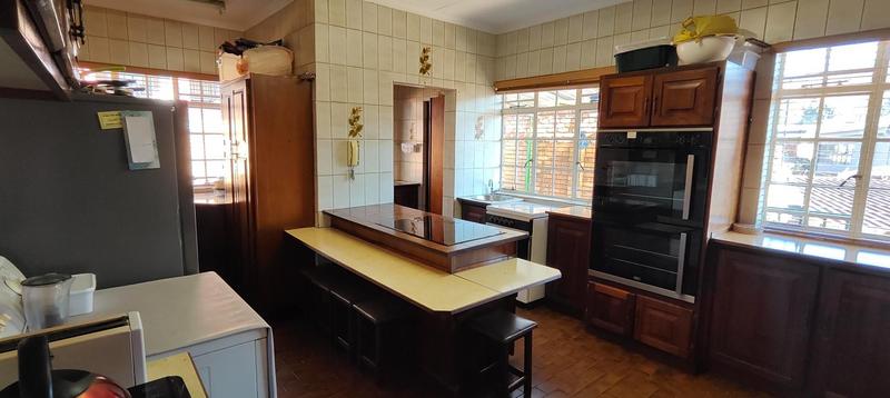 5 Bedroom Property for Sale in Laudium Gauteng