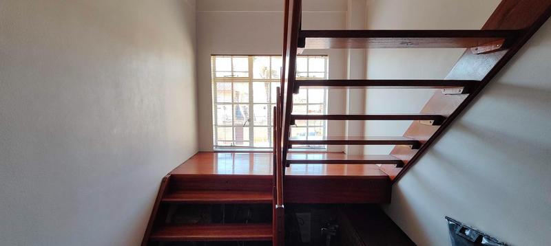 5 Bedroom Property for Sale in Laudium Gauteng