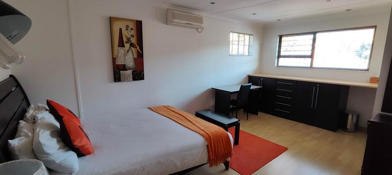 5 Bedroom Property for Sale in Laudium Gauteng