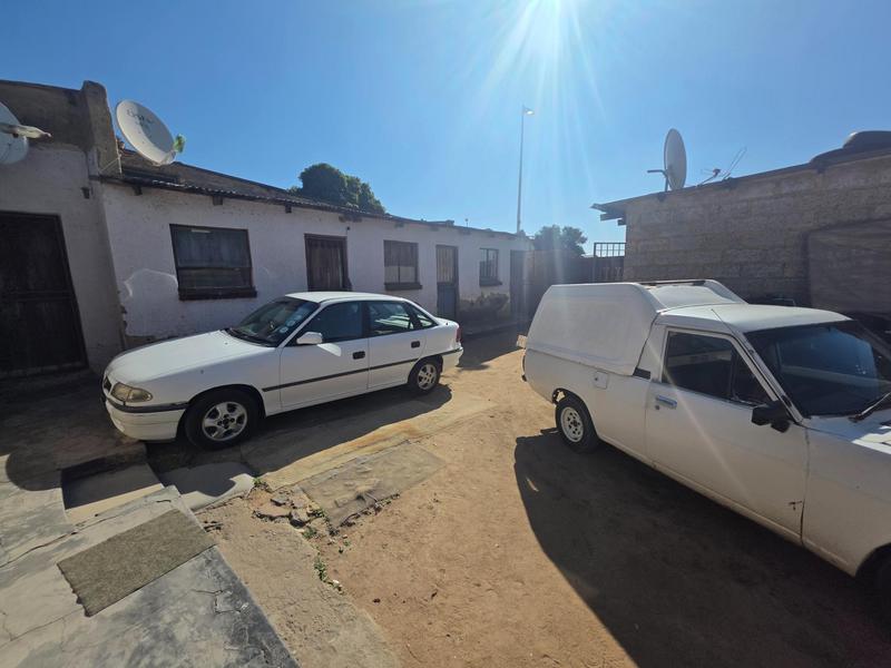 7 Bedroom Property for Sale in Phomolong Gauteng