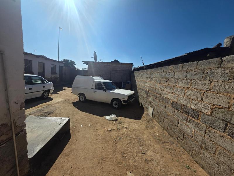 7 Bedroom Property for Sale in Phomolong Gauteng