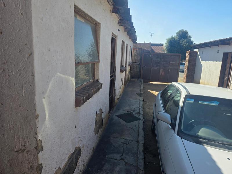 7 Bedroom Property for Sale in Phomolong Gauteng