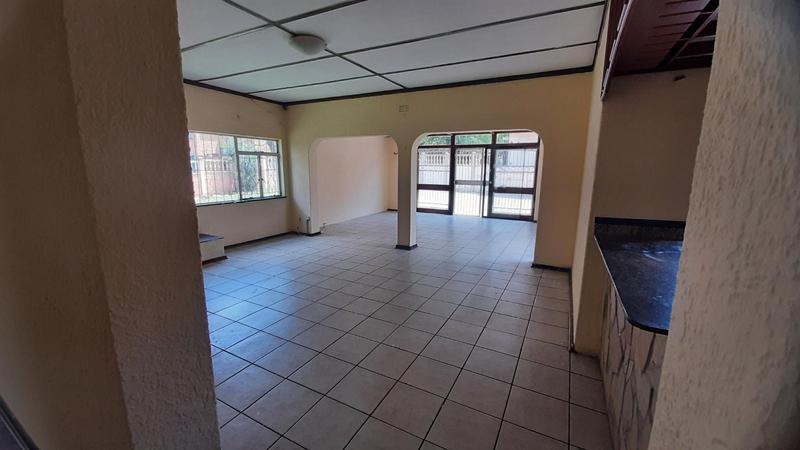 To Let 4 Bedroom Property for Rent in Beyers Park Gauteng
