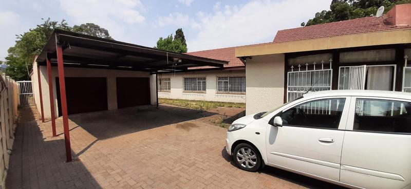 To Let 4 Bedroom Property for Rent in Beyers Park Gauteng