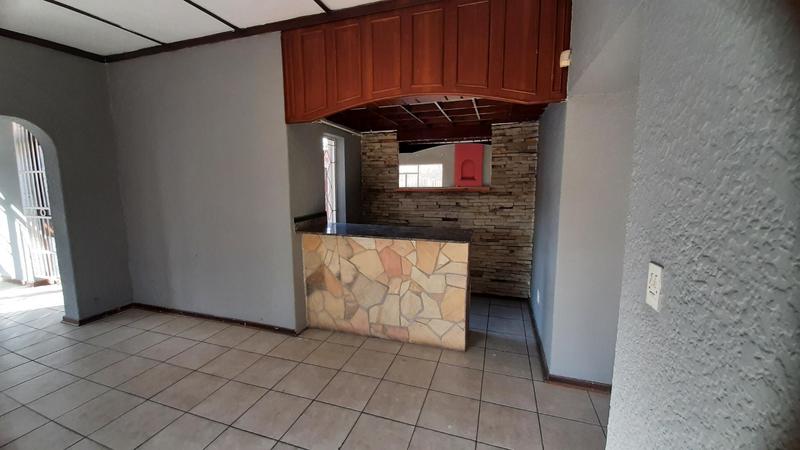 To Let 4 Bedroom Property for Rent in Beyers Park Gauteng