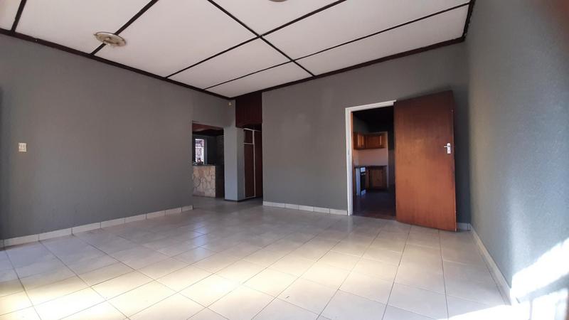 To Let 4 Bedroom Property for Rent in Beyers Park Gauteng
