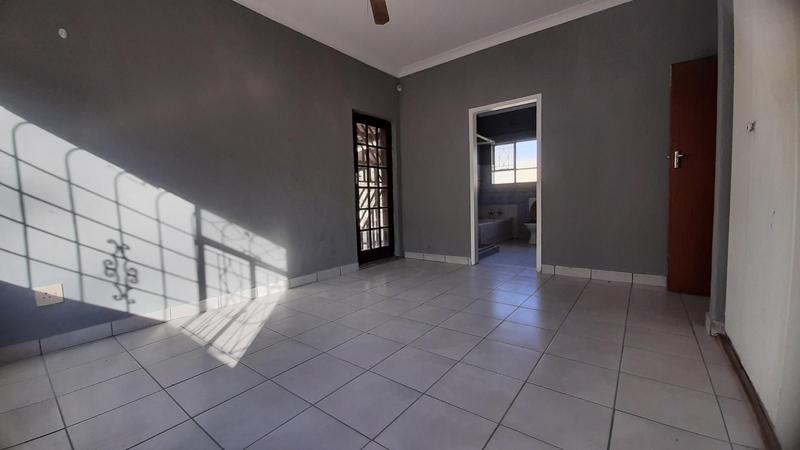 To Let 4 Bedroom Property for Rent in Beyers Park Gauteng