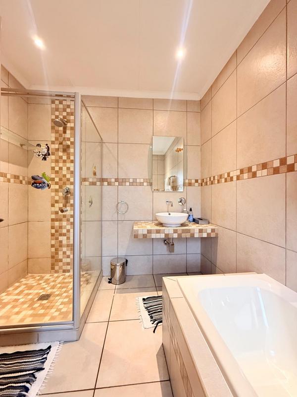 To Let 1 Bedroom Property for Rent in Woodmead Gauteng