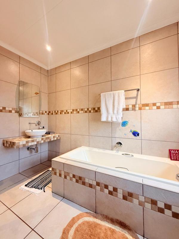 To Let 1 Bedroom Property for Rent in Woodmead Gauteng