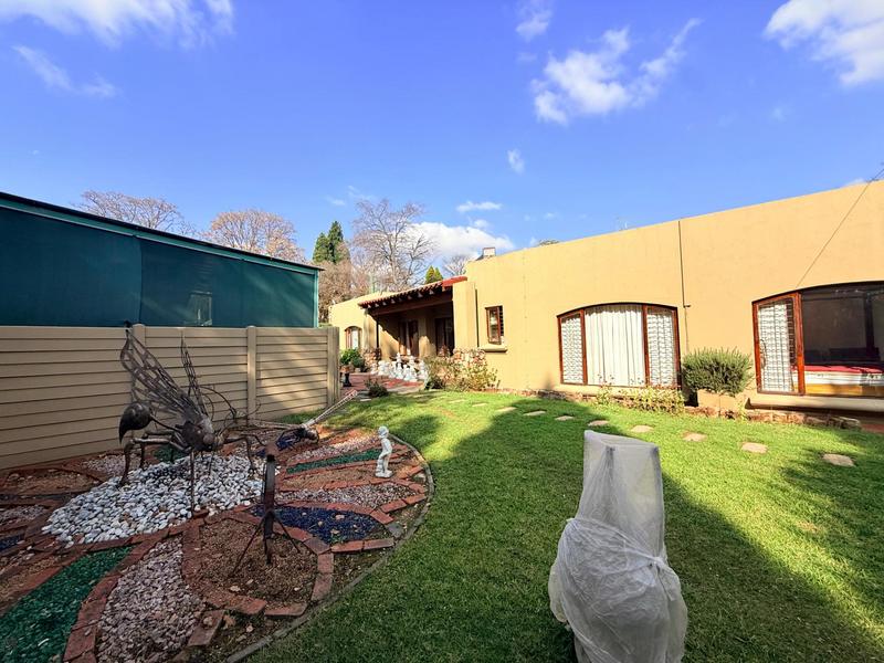 To Let 1 Bedroom Property for Rent in Woodmead Gauteng