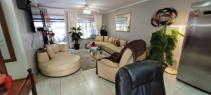 2 Bedroom Property for Sale in Albertsdal Gauteng