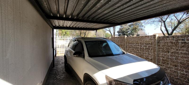 2 Bedroom Property for Sale in Albertsdal Gauteng
