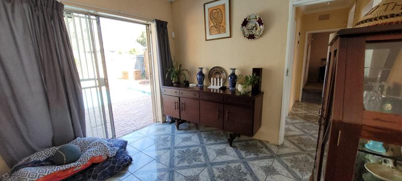 3 Bedroom Property for Sale in Brackendowns Gauteng